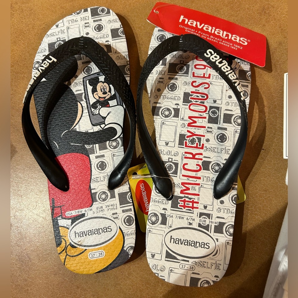 NWT: Unisex Havaianas Mickey Flip Flops (7/8 Women, 6/7 Men)